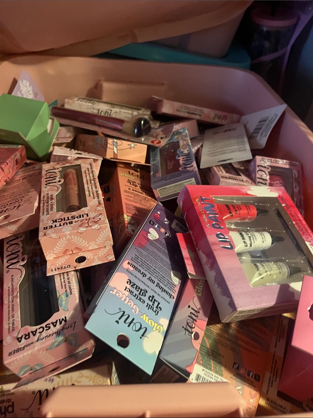 Surprise Mother’s Day box 40 pieces all nib cute little suprise for yourself